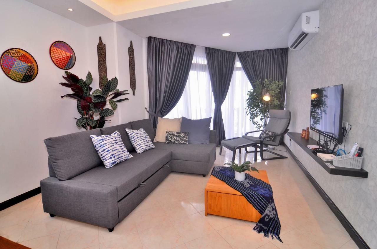 New Riverbank Suites - Waterfront Kuching City Экстерьер фото