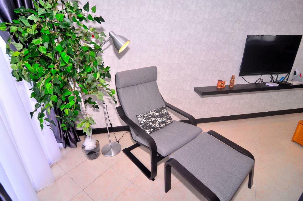 New Riverbank Suites - Waterfront Kuching City Экстерьер фото